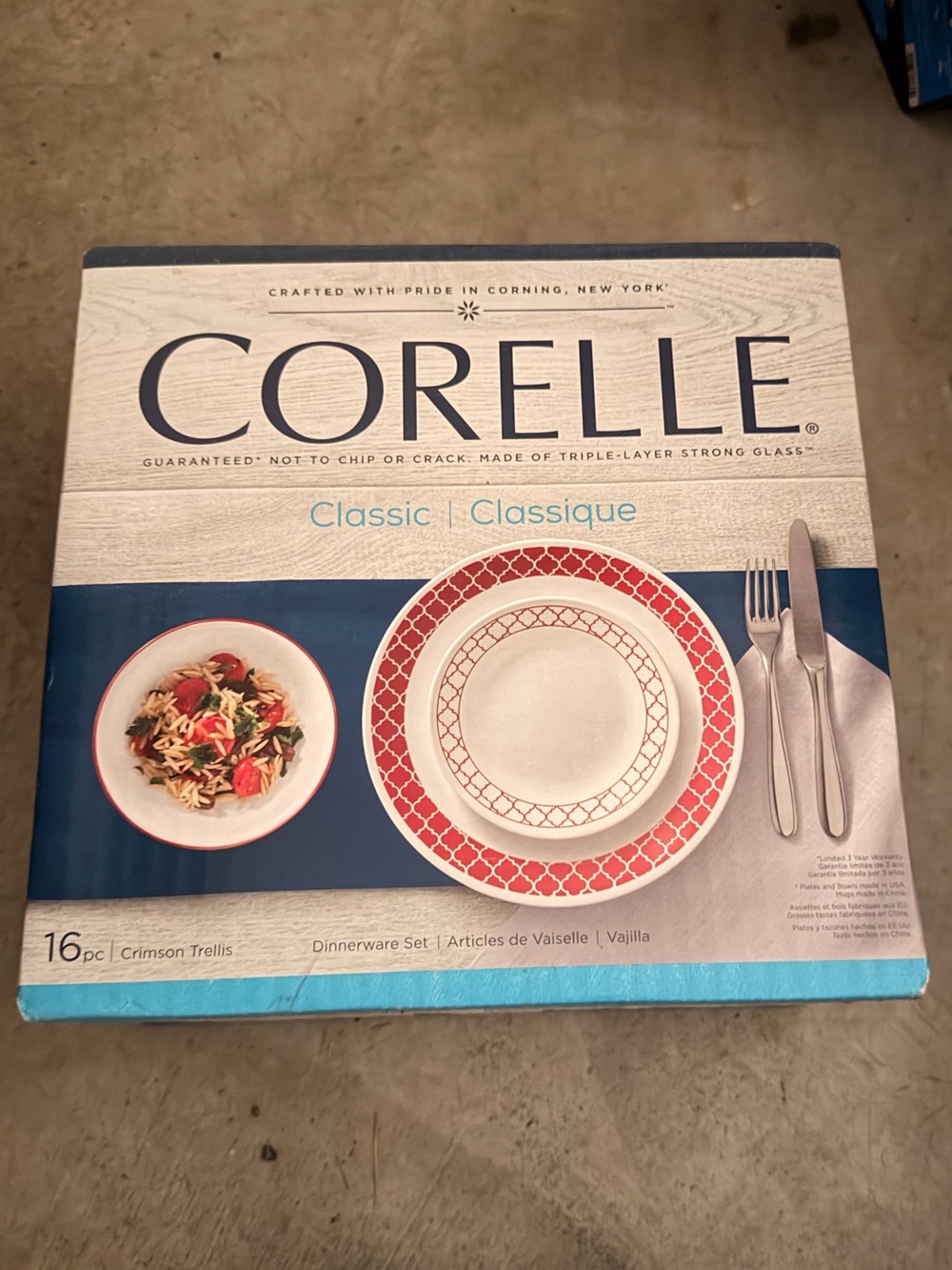 Corelle Crimson Trellis 16-Piece Dinnerware Set - Red & White